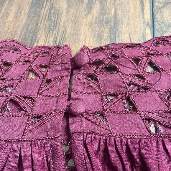 Beautifully embroidered blouse in burgundy. - Picture 7 of 9